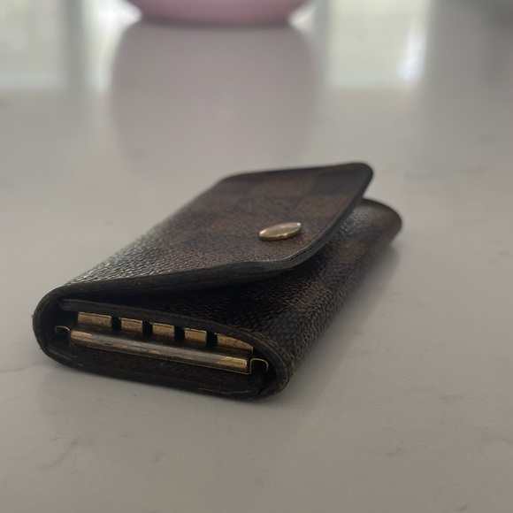 Louis Vuitton Damier Ebene Muticles 4 Key Holder - Picture 3 of 7